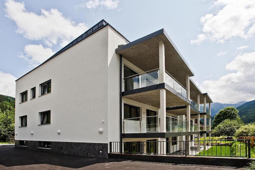 Apartment In Neukirchen With A Carport Neukirchen am Großvenediger Exteriör bild