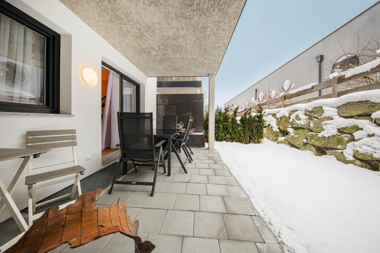 Apartment In Neukirchen With A Carport Neukirchen am Großvenediger Exteriör bild